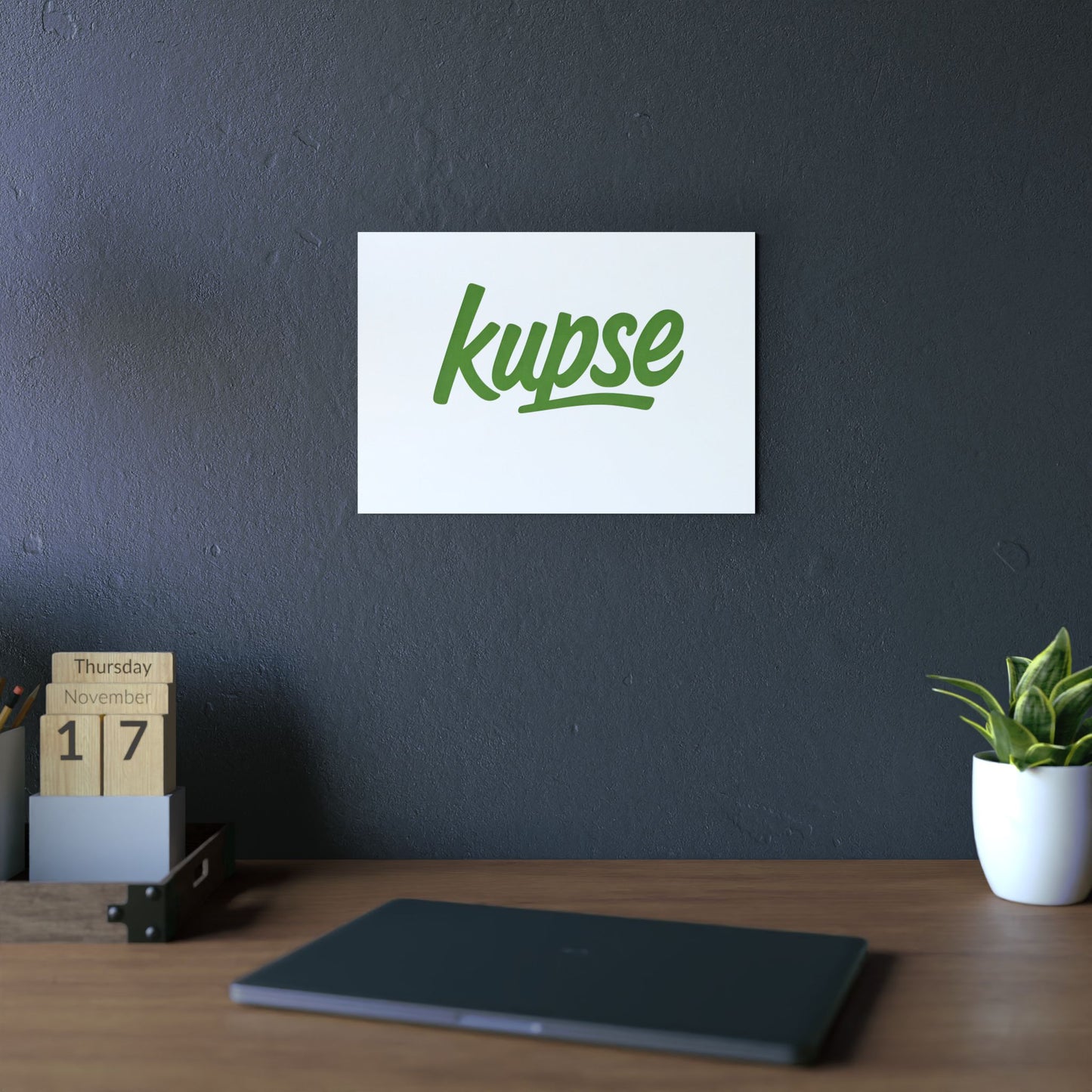 Obraz na panelu aluminiowym Kupse Logo Green – trwały wydruk w stylu Kup Se
