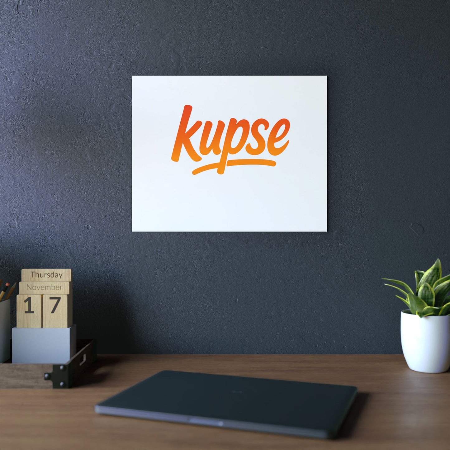 Obraz na panelu aluminiowym Kupse Logo Orange – trwały wydruk w stylu Kup Se