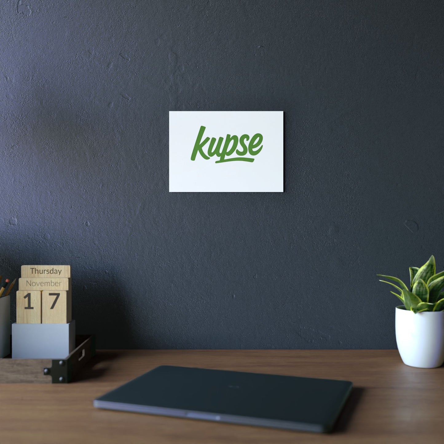 Obraz na panelu aluminiowym Kupse Logo Green – trwały wydruk w stylu Kup Se