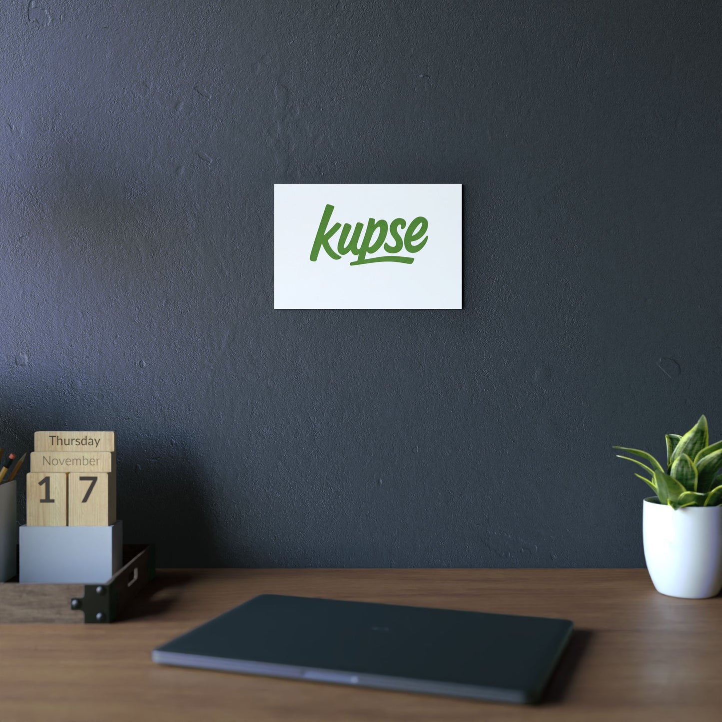 Obraz na panelu aluminiowym Kupse Logo Green – trwały wydruk w stylu Kup Se