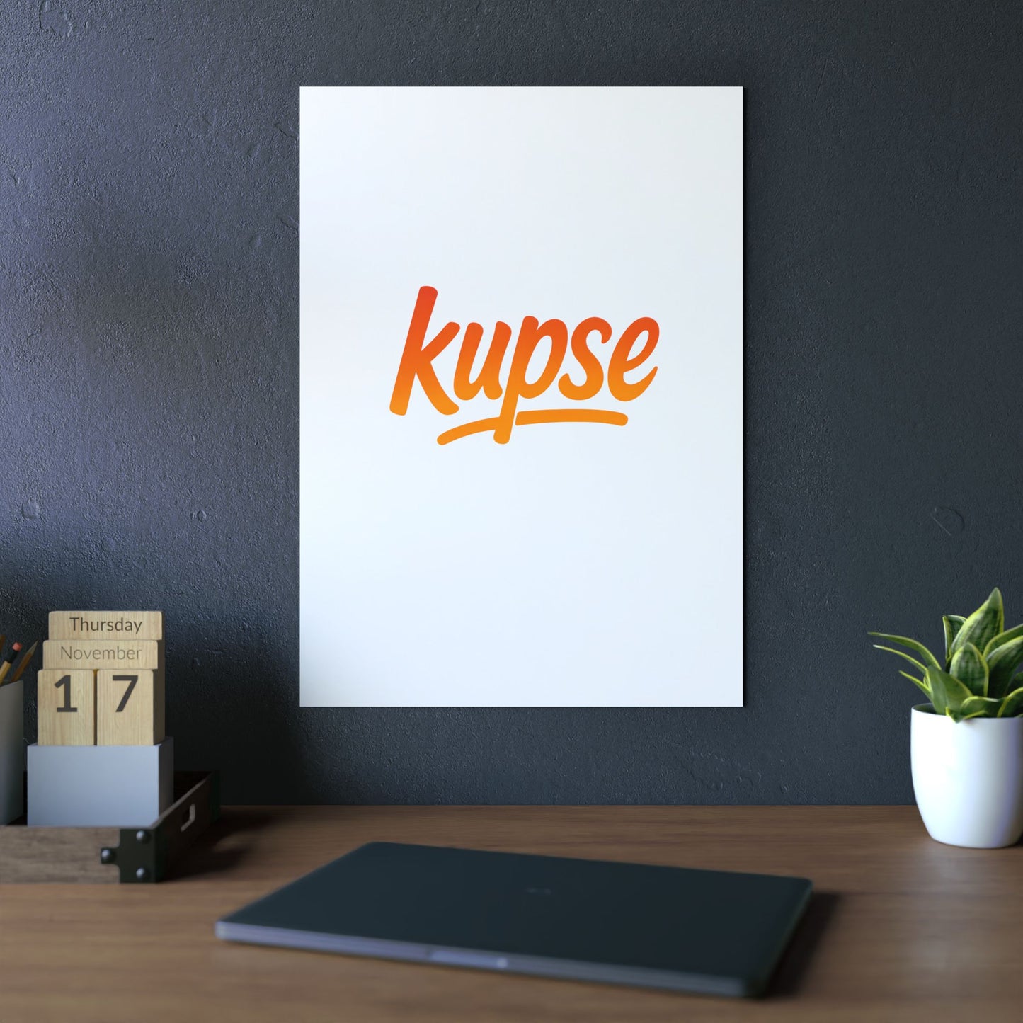 Obraz na panelu aluminiowym Kupse Logo Orange – trwały wydruk w stylu Kup Se