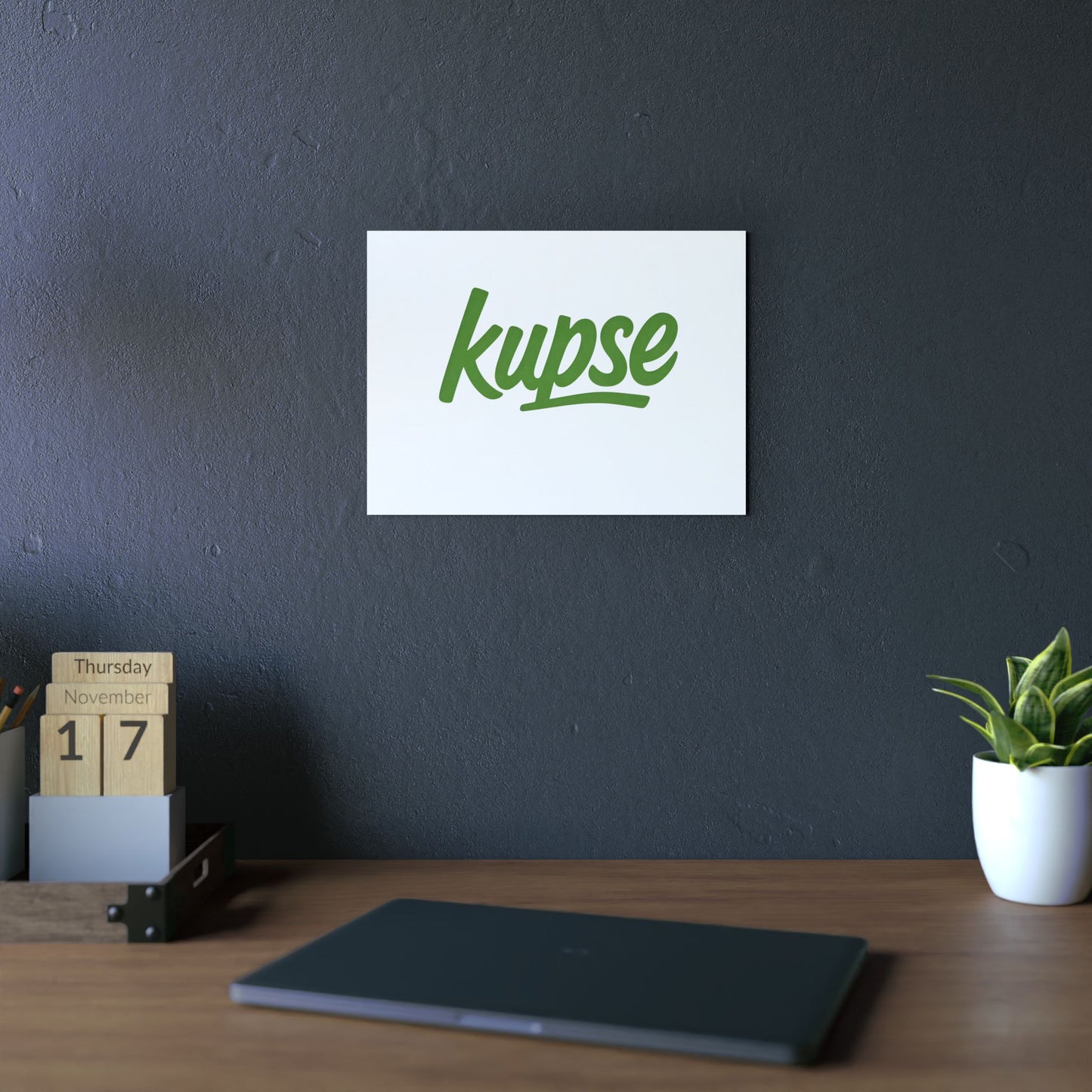 Obraz na panelu aluminiowym Kupse Logo Green – trwały wydruk w stylu Kup Se
